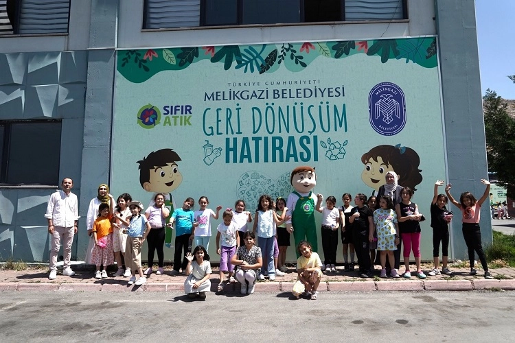 Kayseri Melikgazi'de geri dönüşüm için farkındalık eğitimi 