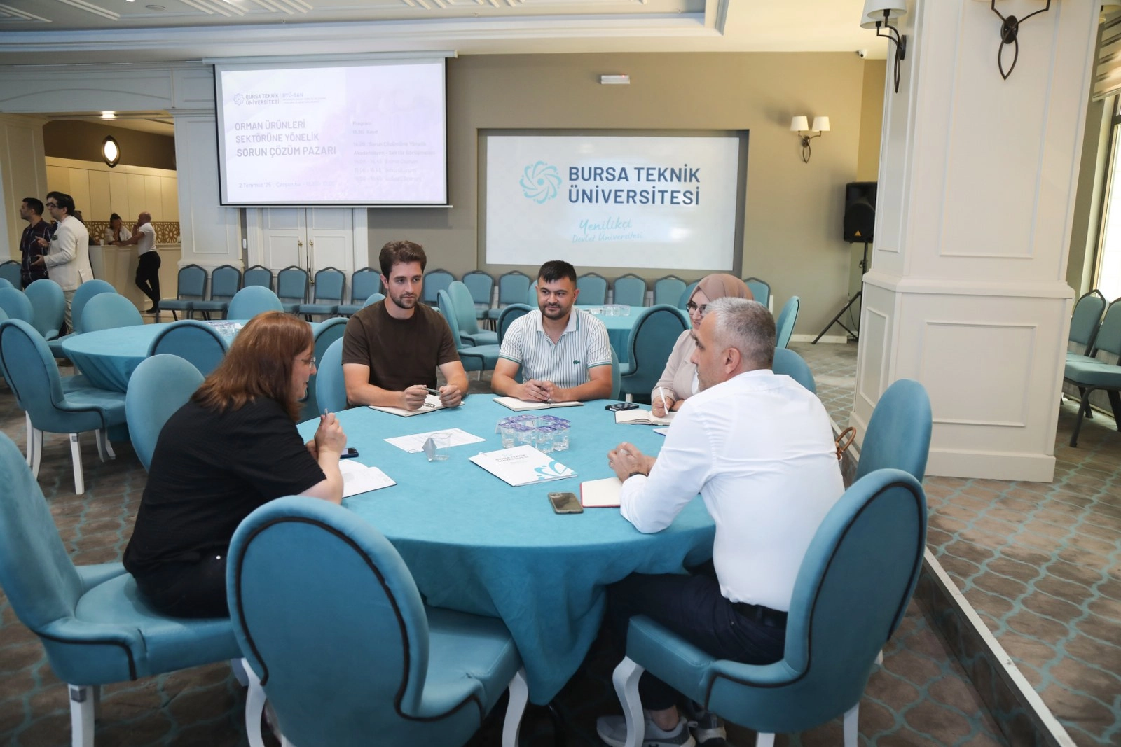 BTÜ’deorman ürünleri sektörünün sorunları masaya yatırıldı 