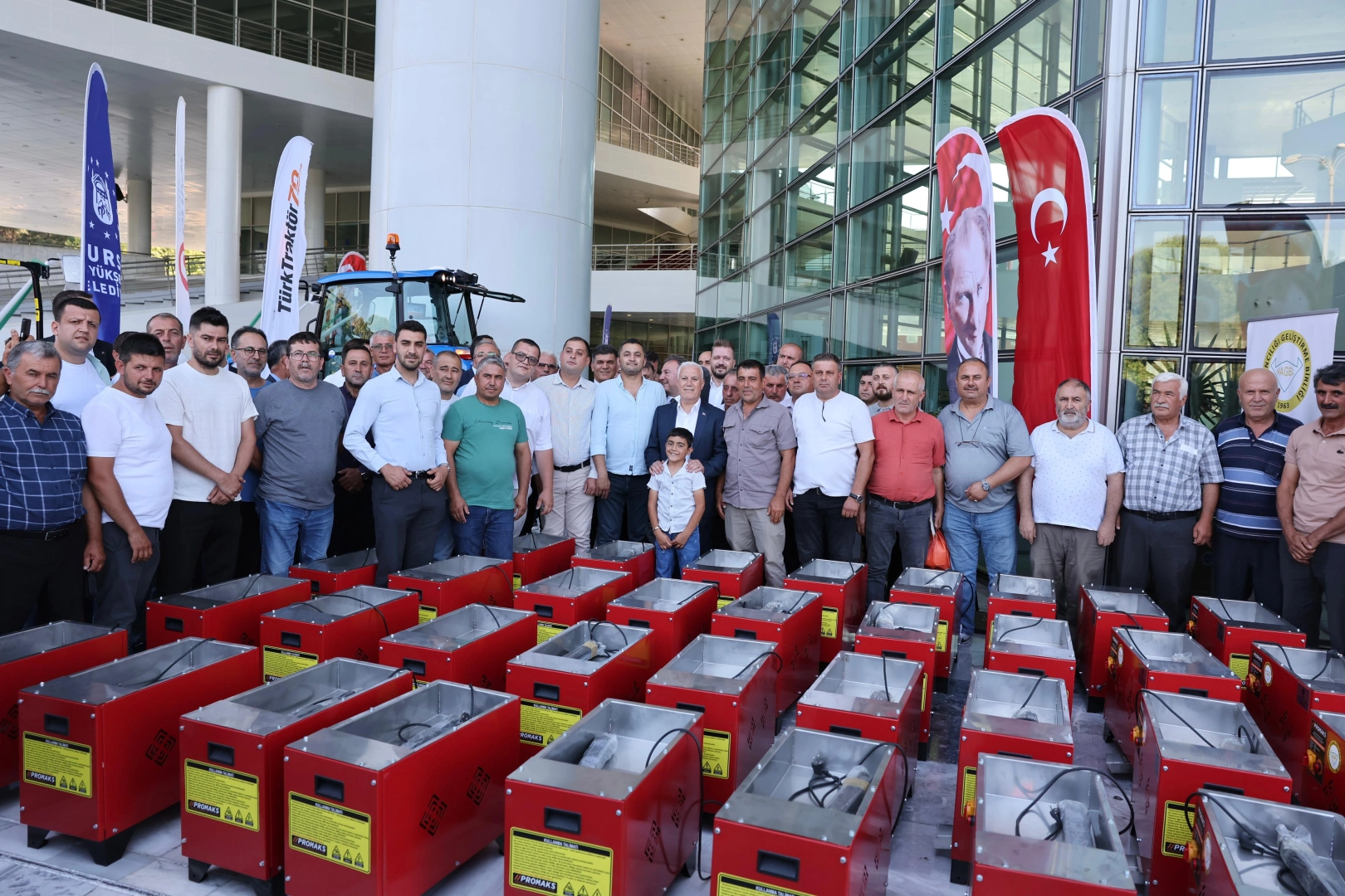 Bursa Büyükşehir'den kırsala ekipman desteği 