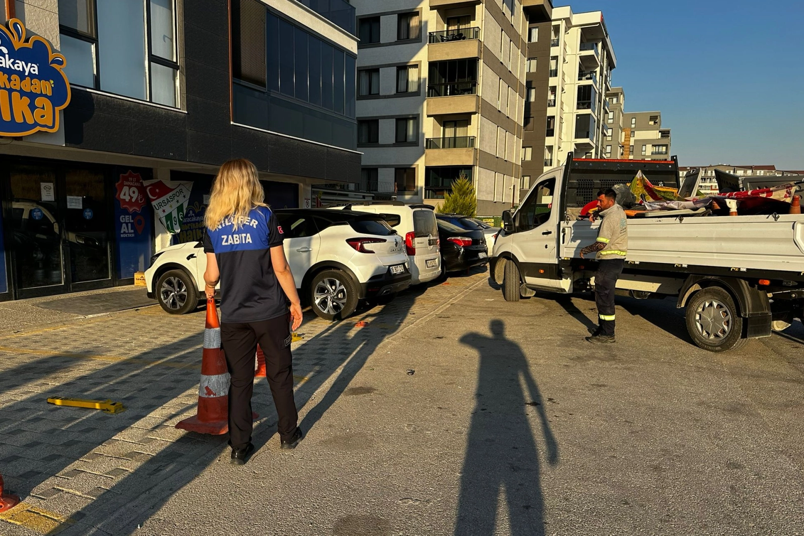 Bursa Nilüfer Zabıtası'ndan tabela temizliği 