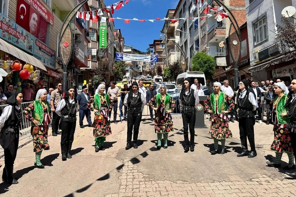Bin yıllık geleneğin güreşle buluştuğu festival başladı 
