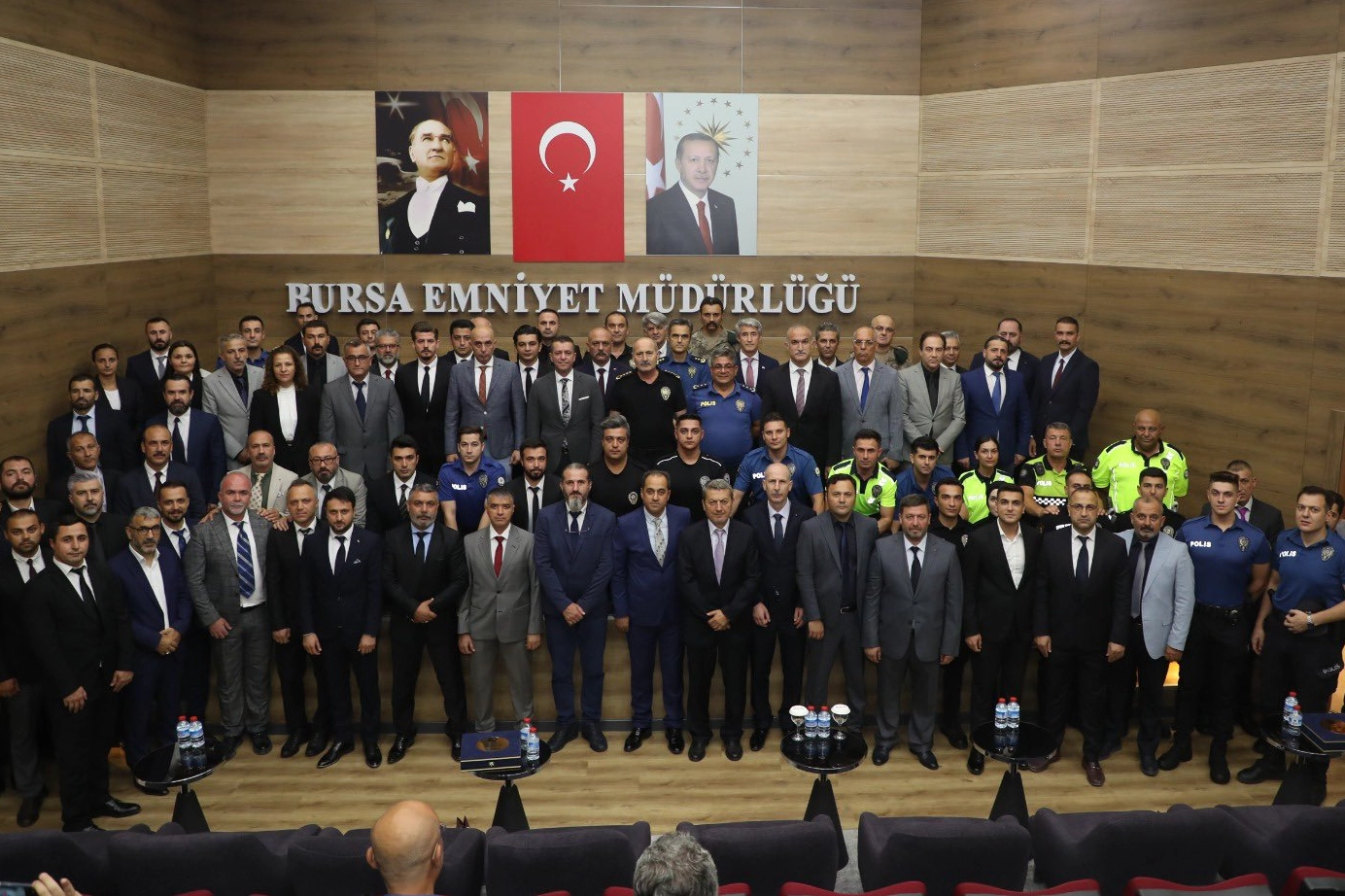 Bursa Emniyeti'nde 70 başarılı personel ödüllendirildi 