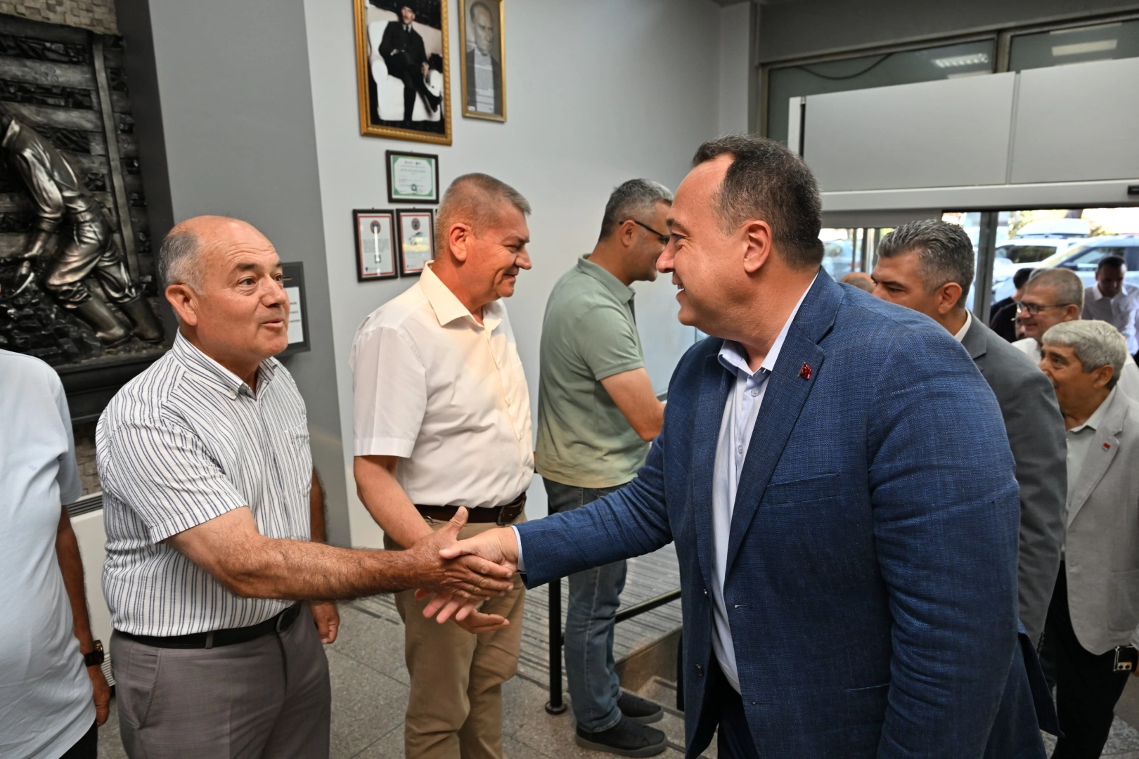 Manisa Büyükşehir'den Soma ziyareti 