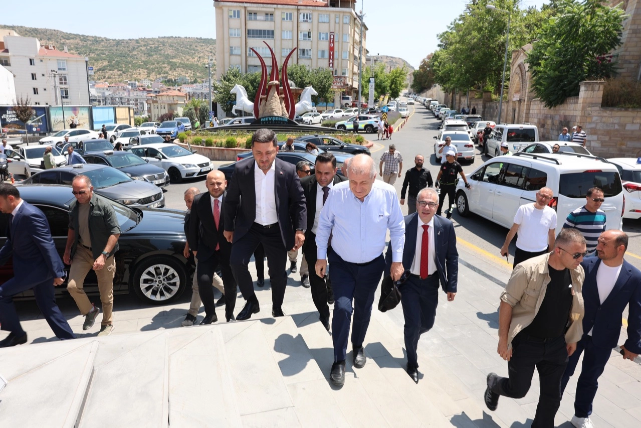 Ümit Özdağ'dan Rasim Arı'ya ziyaret 