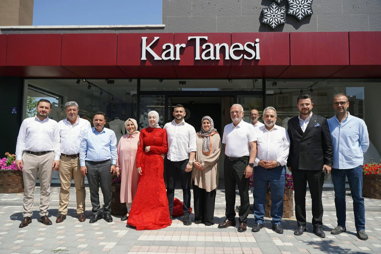 Kayseri Talas'ta Karbeyaz Gelinlik Evi'ne tam not 