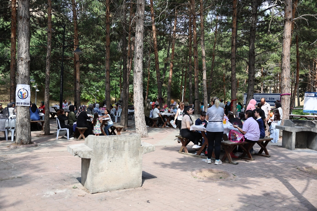 Sivas'ta Sevgi Teyze’ye duyarlı destek 