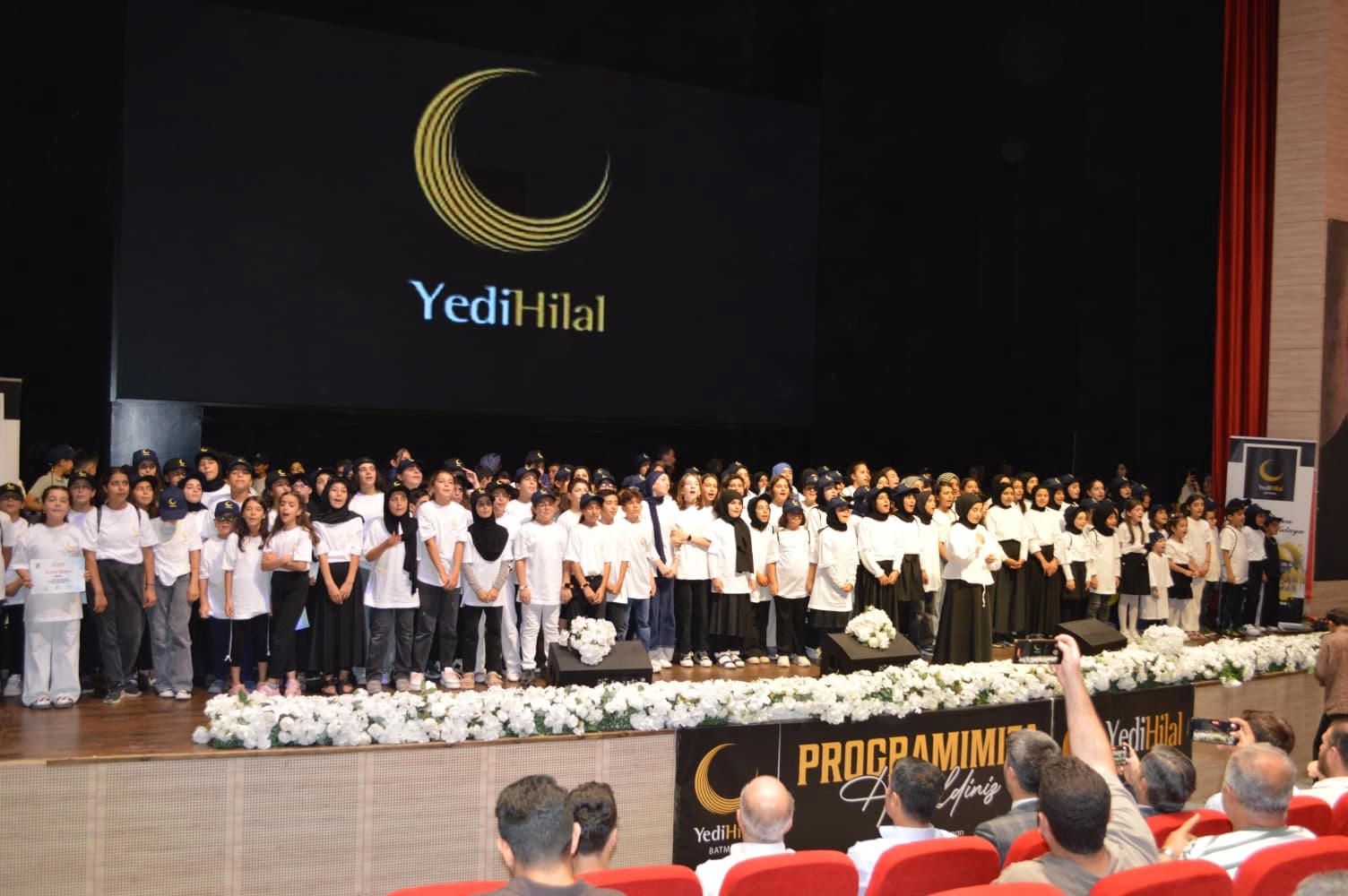 Batman'da 'Yedi Hilal'den yaz kapanışı 