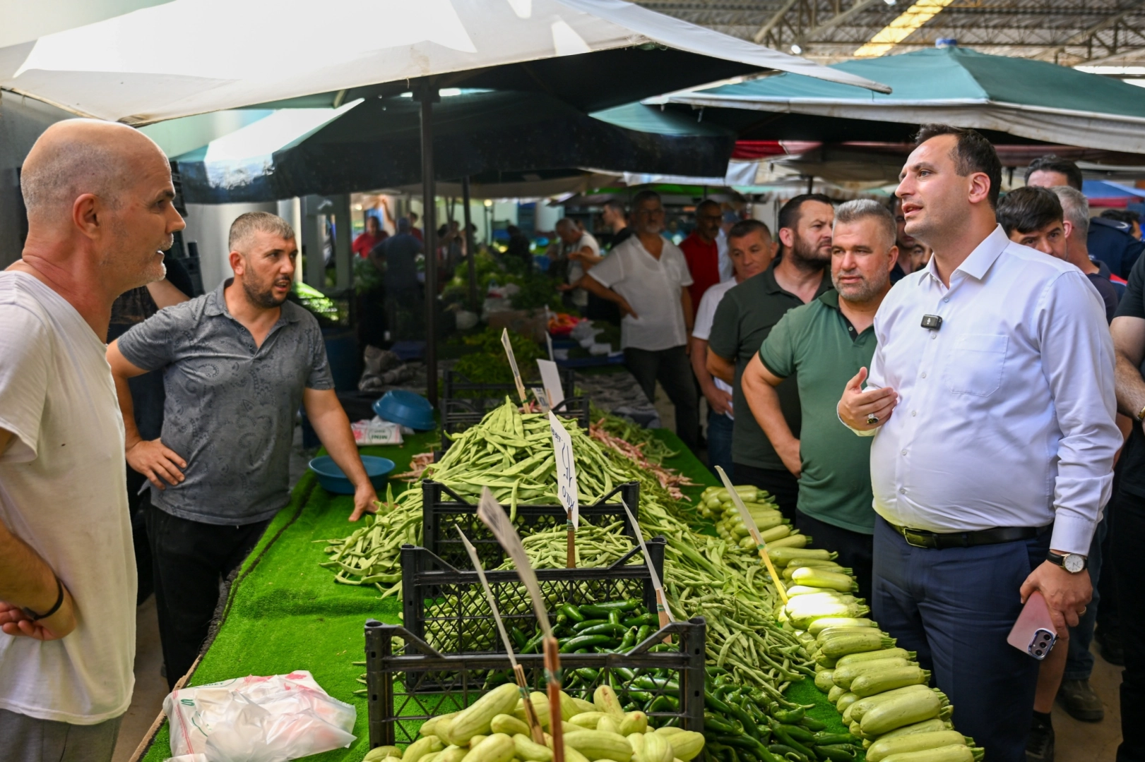 İzmir Bornova'da pazaryerlerinde güvenlik seferberliği 