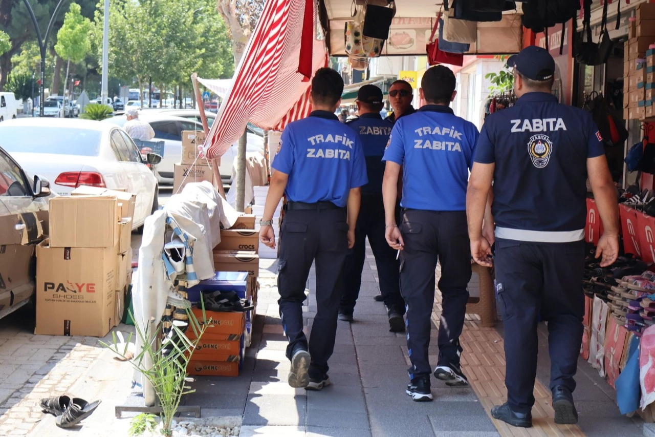 Manisa’da kaldırım işgallerine müdahale 