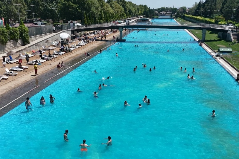 Kentpark Yapay Plaj yaz sezonuna hızlı başladı 