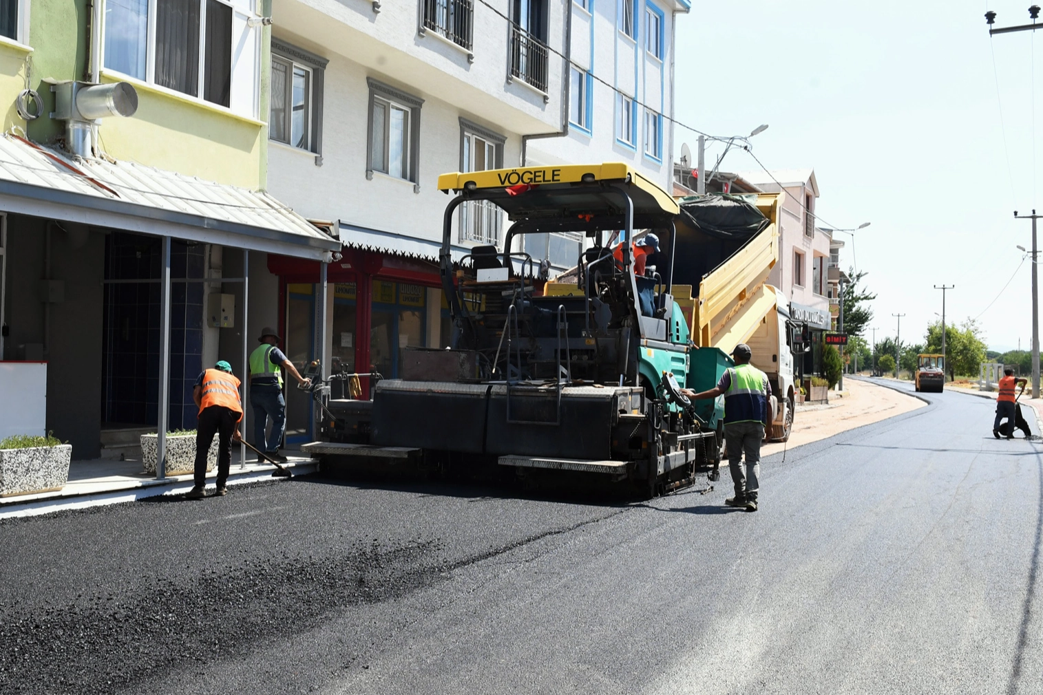 Bursa Osmangazi’de asfalt çalışmalarına hız verildi 