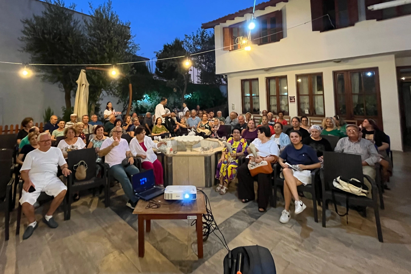 Muğla'da 100 yaş evi üyelerinden yazlık keyif 