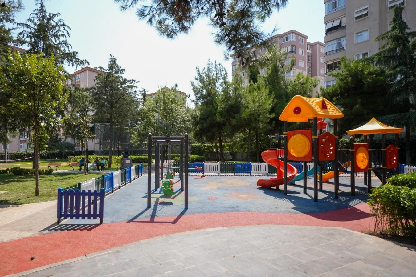 İstanbul Maltepe'de Cemal Süreya Parkı sil baştan yenilendi 