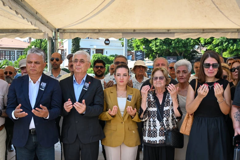 Antalya Büyükşehir'den eski başkanına duygusal veda 