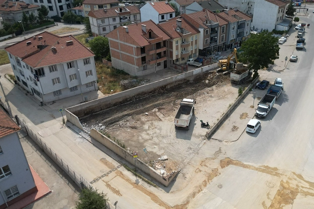 Bursa İnegöl'de atıl alan otopark oluyor 