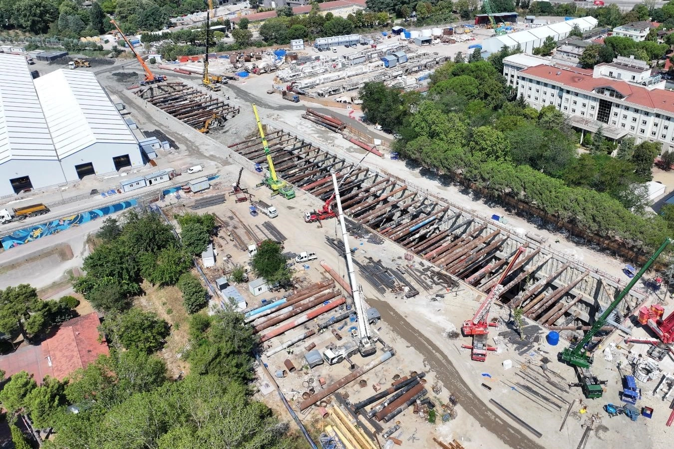Kocaeli'nde metro tünelini açacak dev köstebekler geldi! 