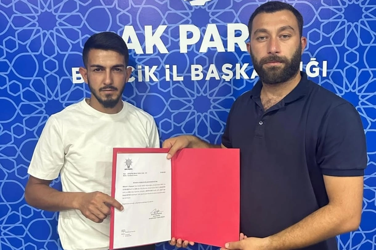AK Parti Pazaryeri Gençlik’te bayrak değişimi 