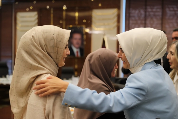 Bakan Göktaş, Bingöl'de şehit aileleri ve gazilerle “Terörsüz Türkiye Kardeşlik Sofrası”nda buluştu 