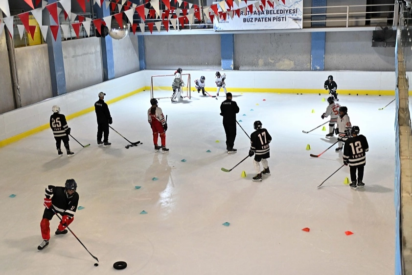 Buz Hokeyi Gelişim Kampı ilk kez Antalya'da 