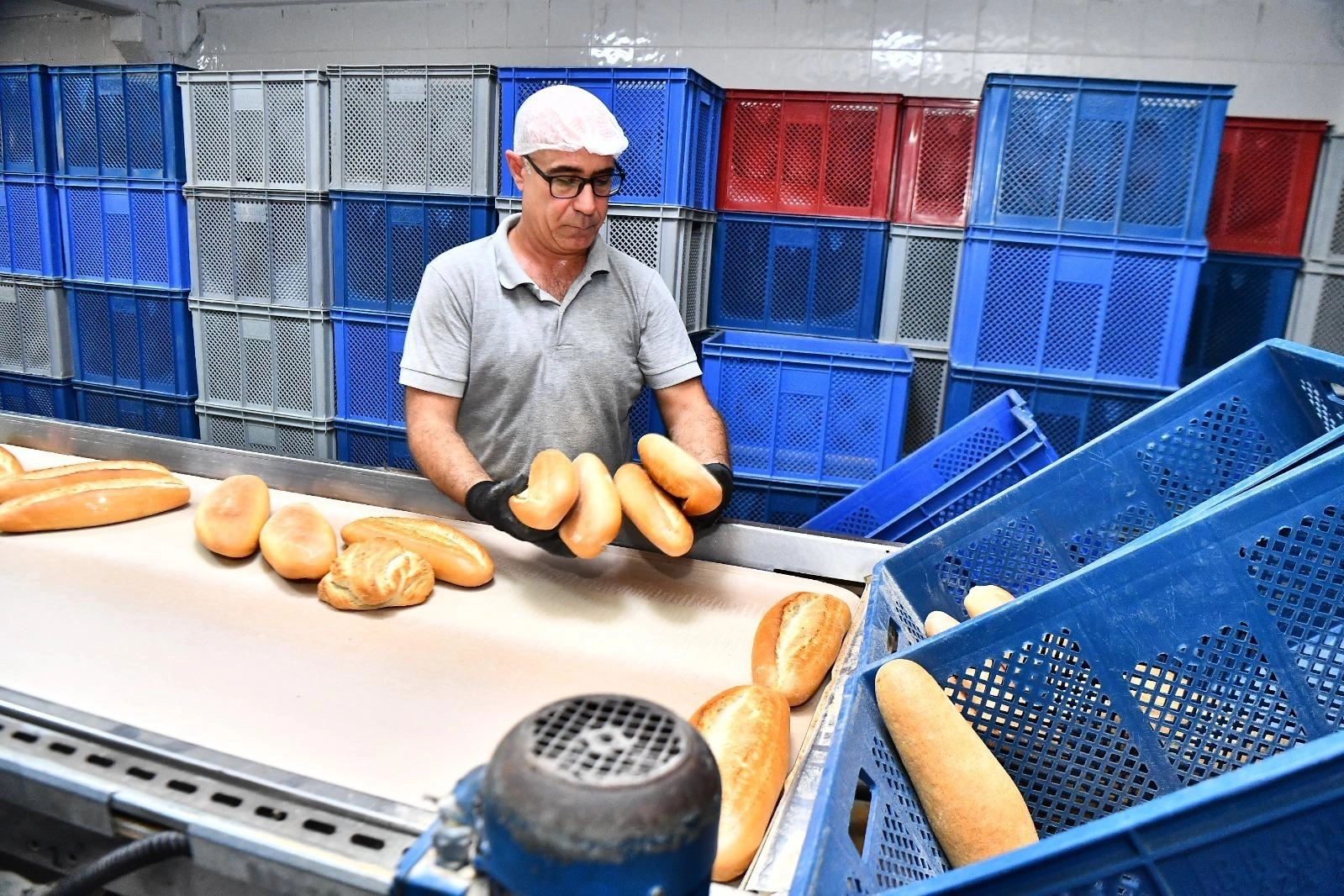 İzmir’de Halk Ekmek’te zam yok 
