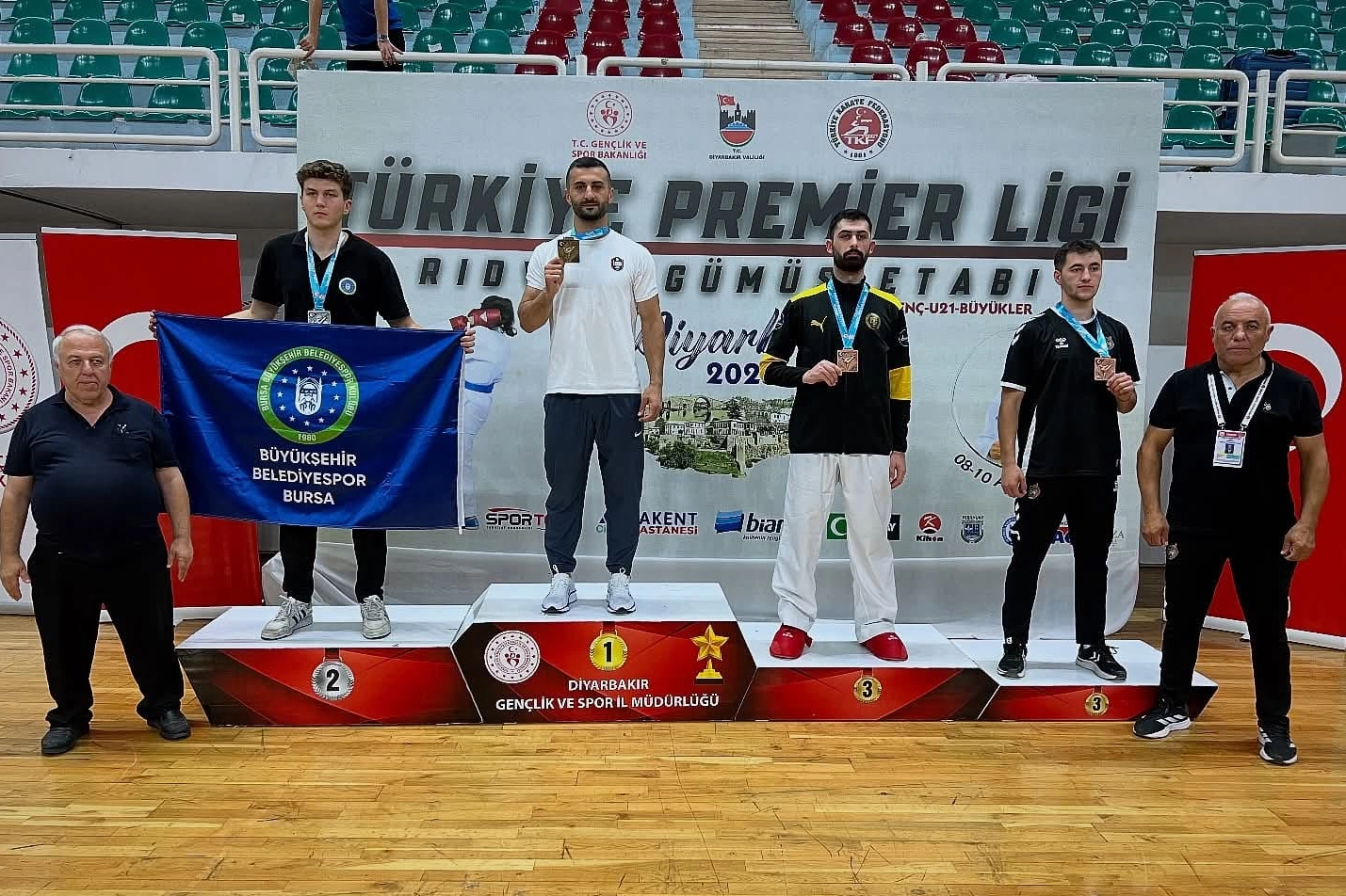 Bursa Büyükşehirli karateciler Diyarbakır’da parladı 