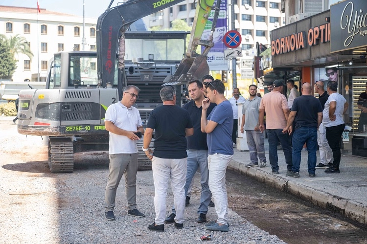 İzmir Bornova Mustafa Kemal Caddesi sil baştan 