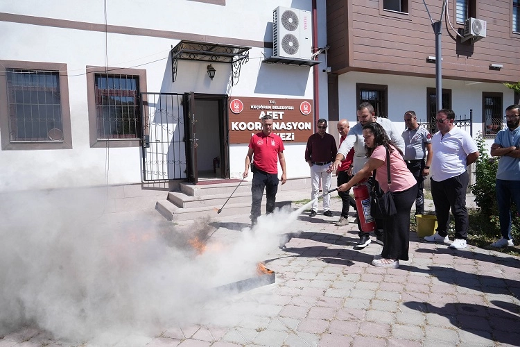 Ankara Keçiören personeline yangınla mücadele eğitimi 