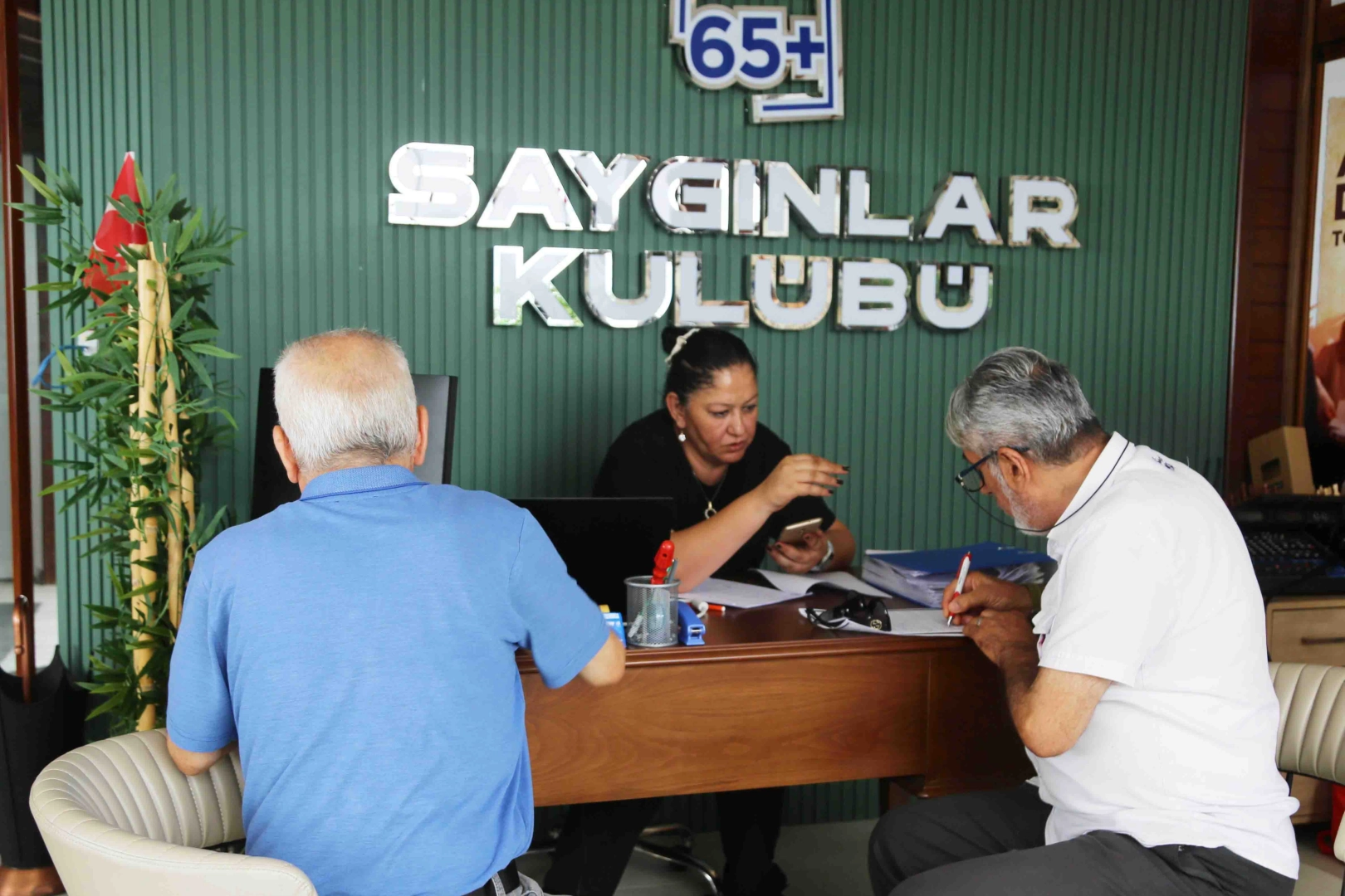 Kocaeli Saygınlar Kulübü üyeleriyle büyüyor 