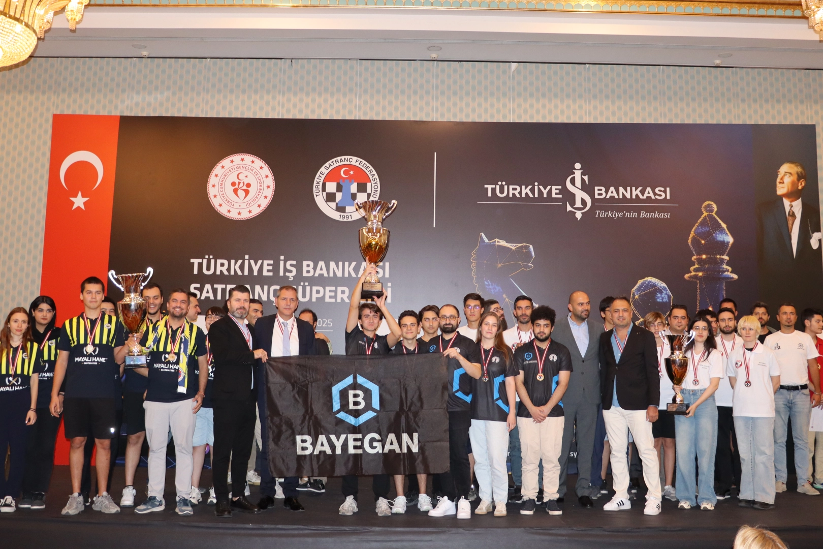 Satranç Süper Ligi'nde yine şampiyon oldu 
