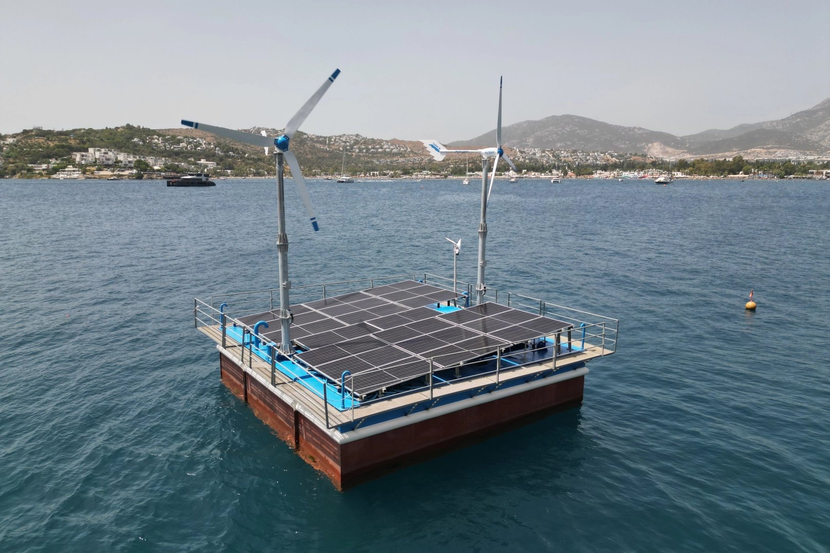 Dünyada ilk! Bodrum'da deniz suyu güneş ve rüzgarla arıtılıyor 