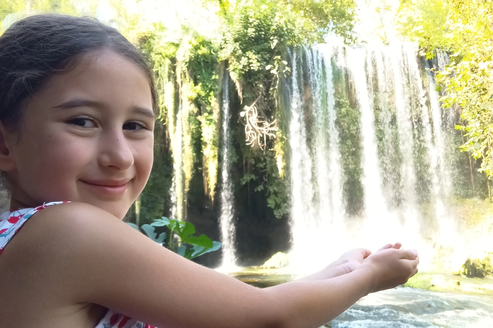Antalya'nın serin sığınağı... Düden Şelalesi ziyaretçilerin gözdesi 