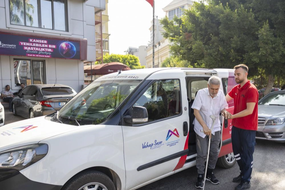 Mersin Büyükşehir’den onkoloji hastalarına ücretsiz ulaşım desteği 