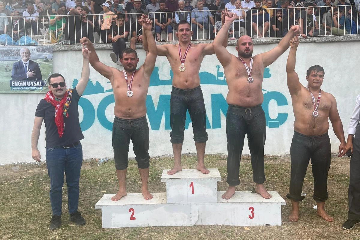 Sakarya'nın pehlivanı Kütahya kürsüsünde 