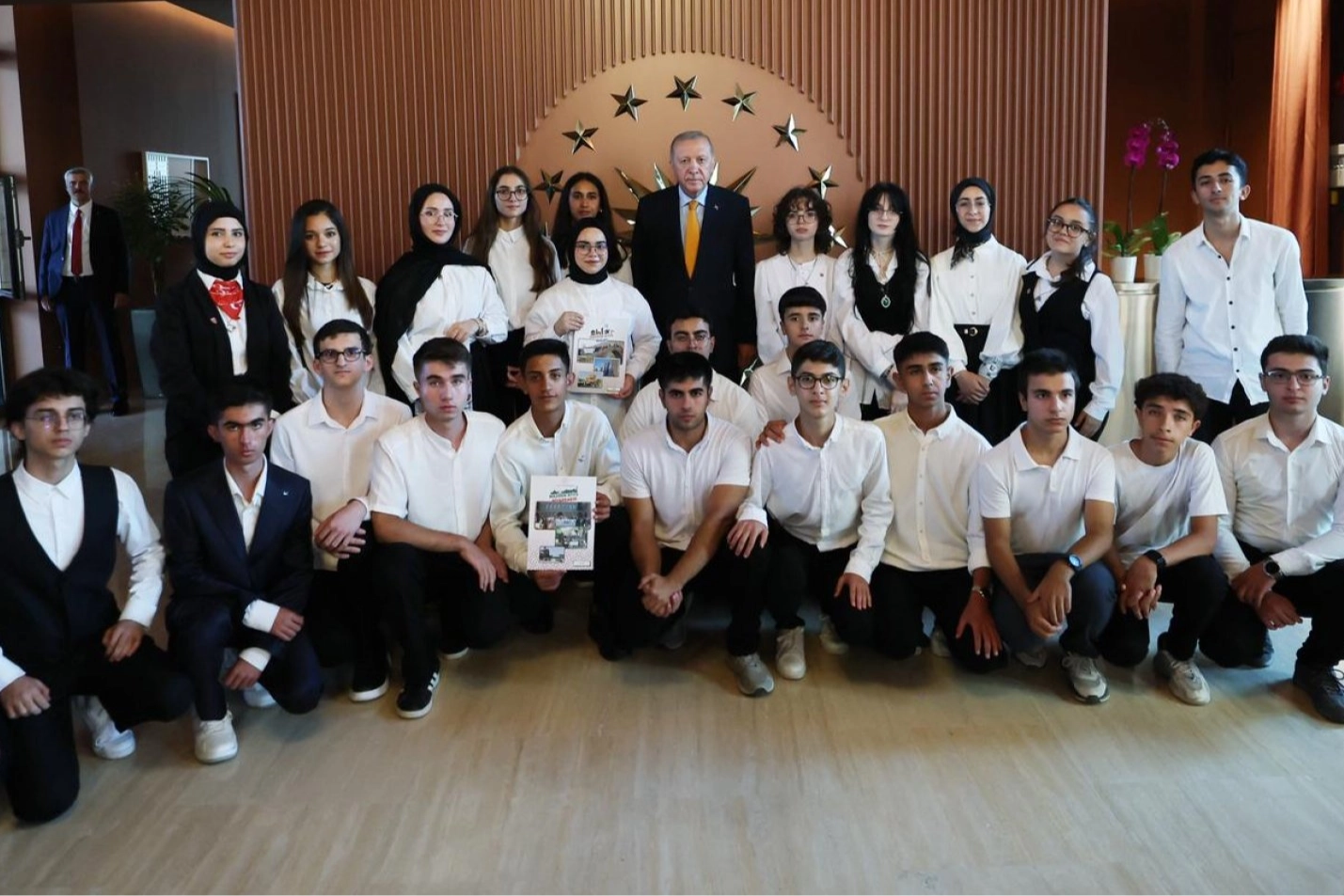 'Maziden Atiye' öğrencileri Ahlat Külliyesi'nde 