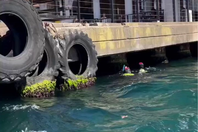 Kaybolan Rus yüzücü için İstanbul Boğazı'nda arama çalışmaları sürüyor 