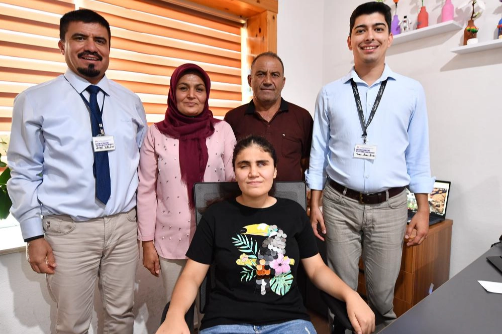 Mersin'de Nazalin'in hayali gerçek oldu: RTÜ bölümünü kazandı 