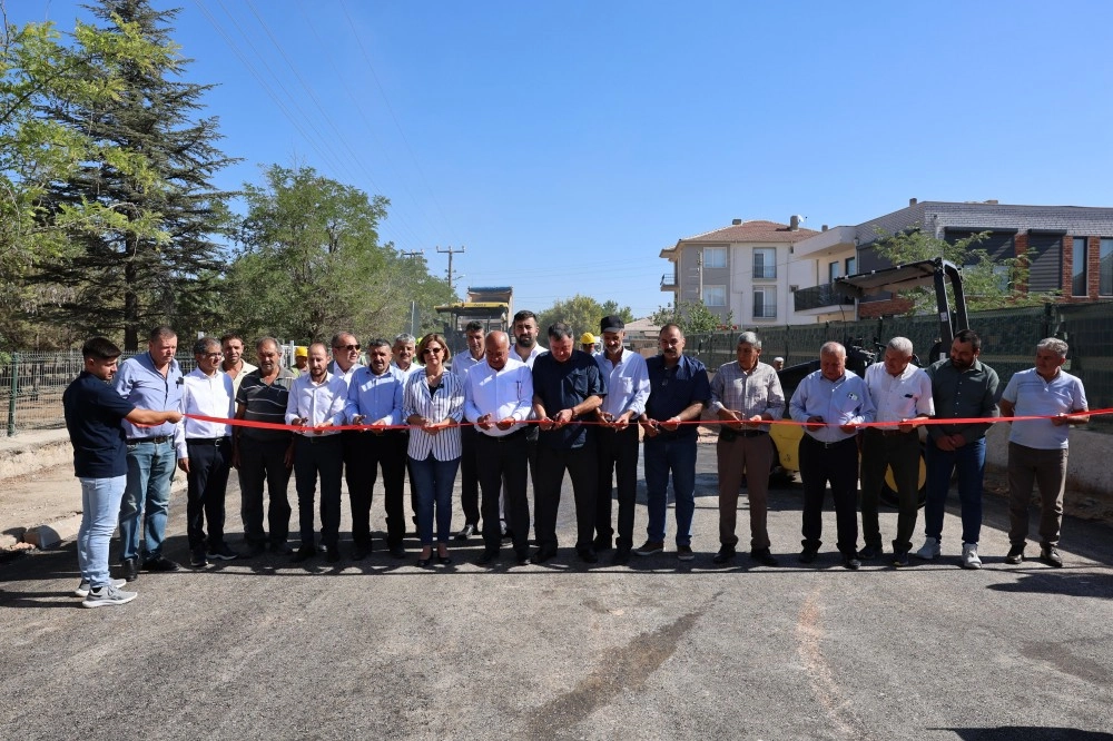 Başkan Ünlüce Alpu’da altyapı ve üstyapı çalışmalarını inceledi 