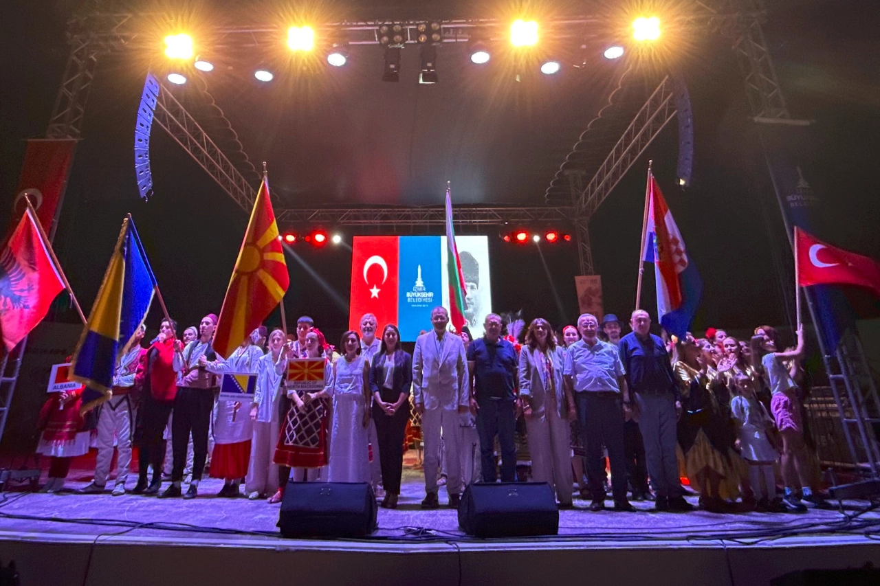 Balkan coşkusu İzmir'de sürüyor
