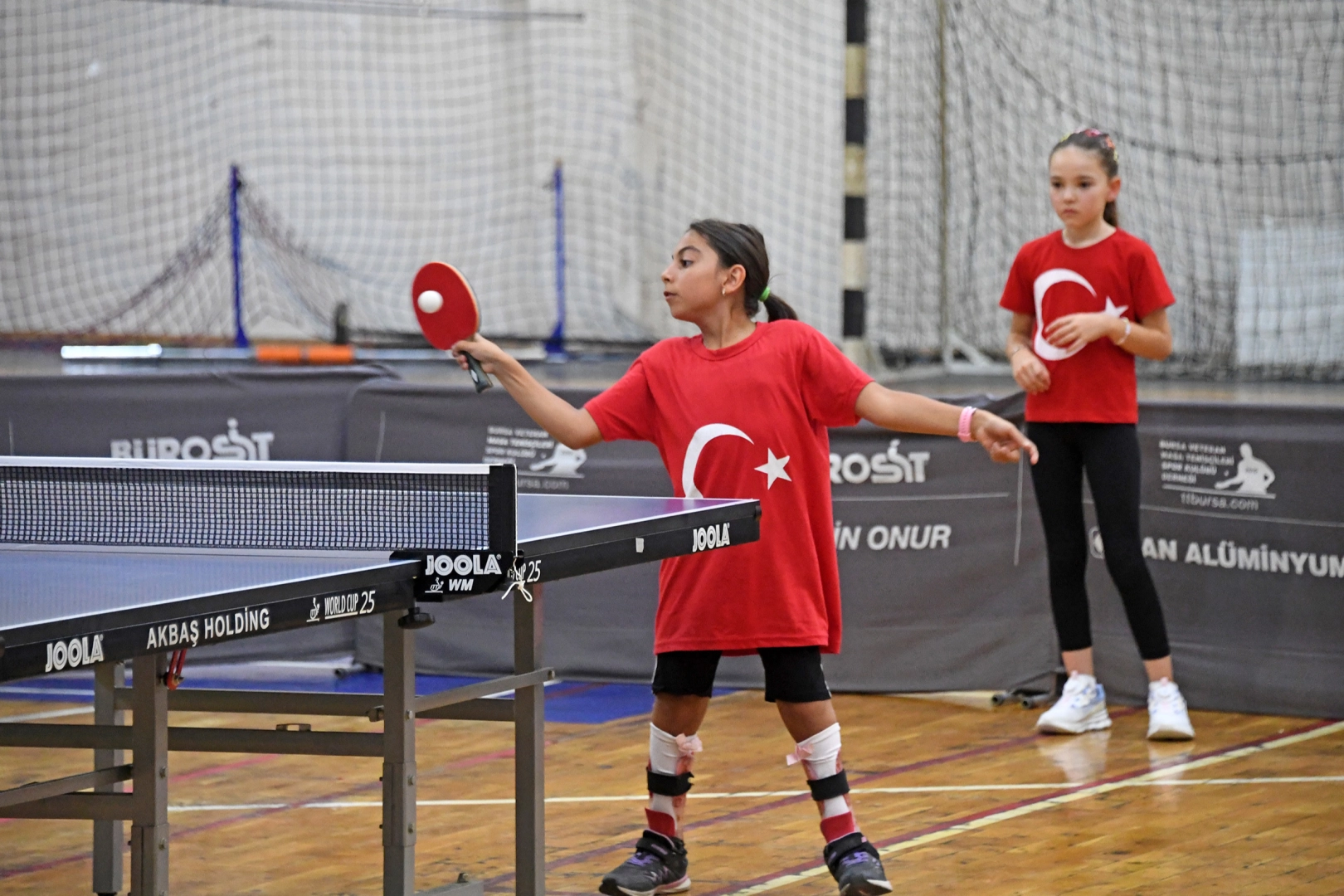 Minik raketler Bursa Osmangazi'de kıyasıya mücadele etti 