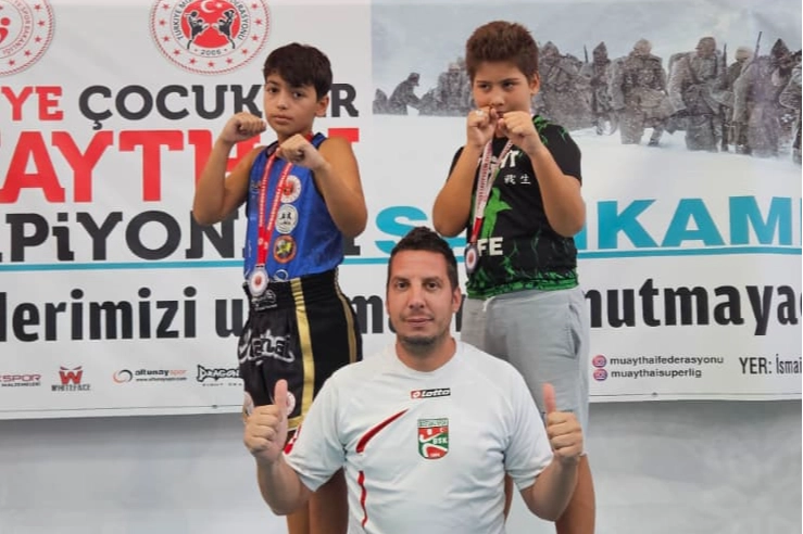 Bostanlıspor’a Kars’tan 2 madalya geldi 