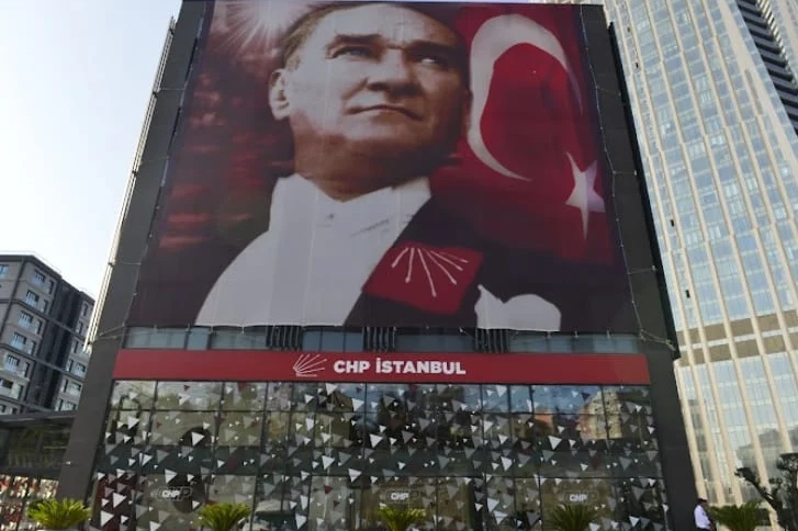 CHP İstanbul Kongresi’ne mahkemeden tedbir kararı! CHP İstanbul kayyuma devredildi! 
