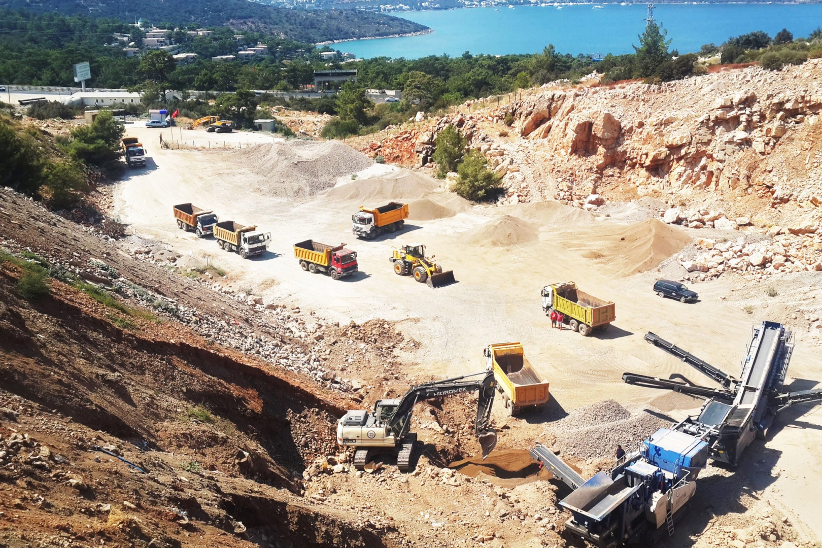 Muğla'dan hafriyat kamyonlarına uydu takibi 
