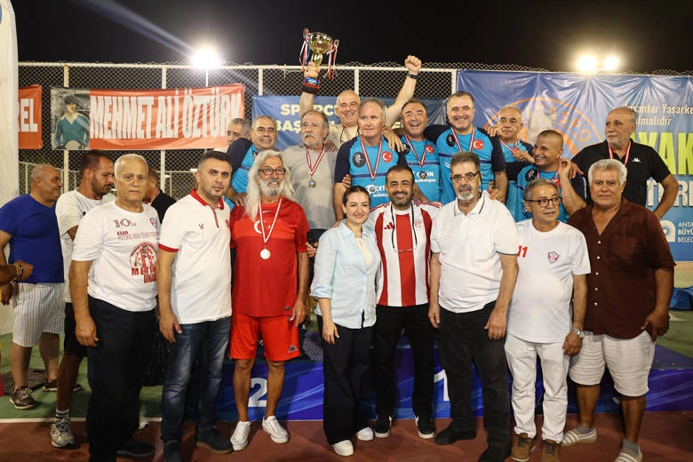 Antalya'da Ayak Tenisi Turnuvası sona erdi 