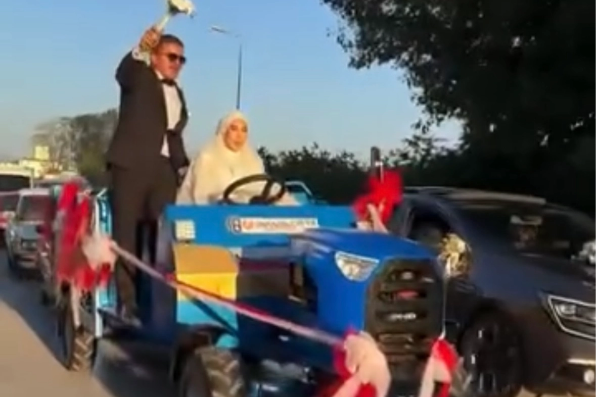 Düzce'de patpat gelin arabası oldu 