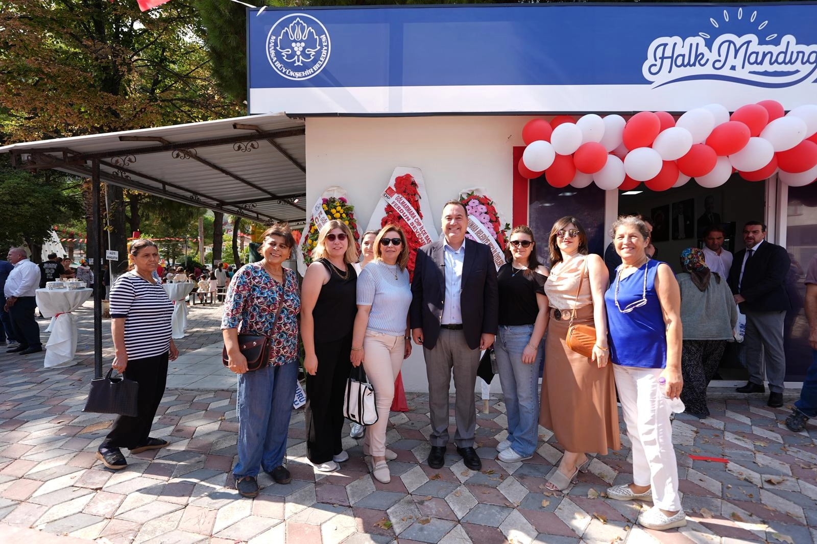 Manisa Gölmarmara'da 'Halk Mandıra' açıldı