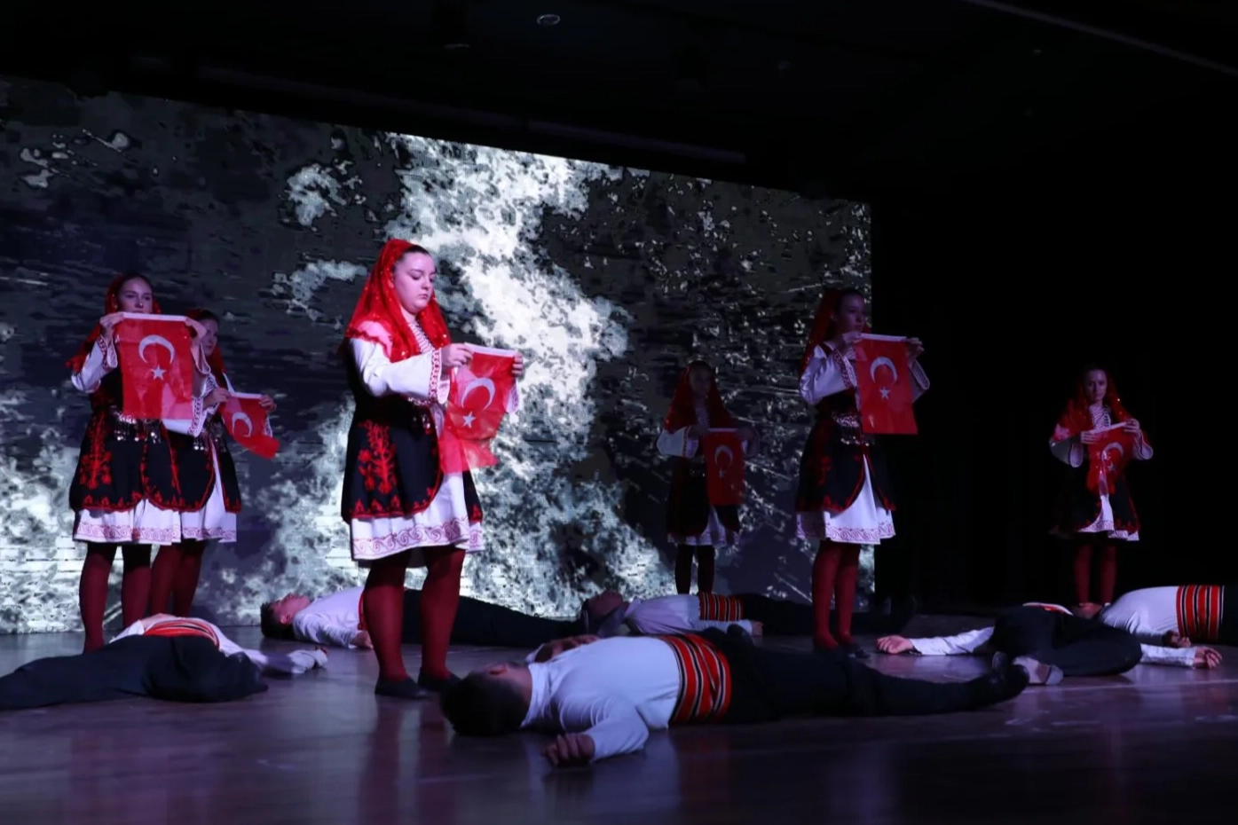 Bursa İnegöl'ün kurtuluşunun 103 yıllık hikayesi sahnelendi