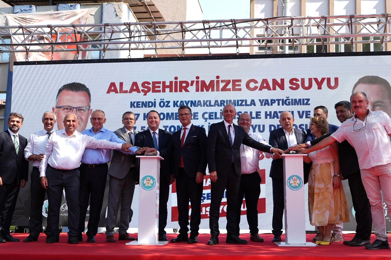 Manisa Alaşehir’in 20 yıllık su sorunu tarihe karıştı 