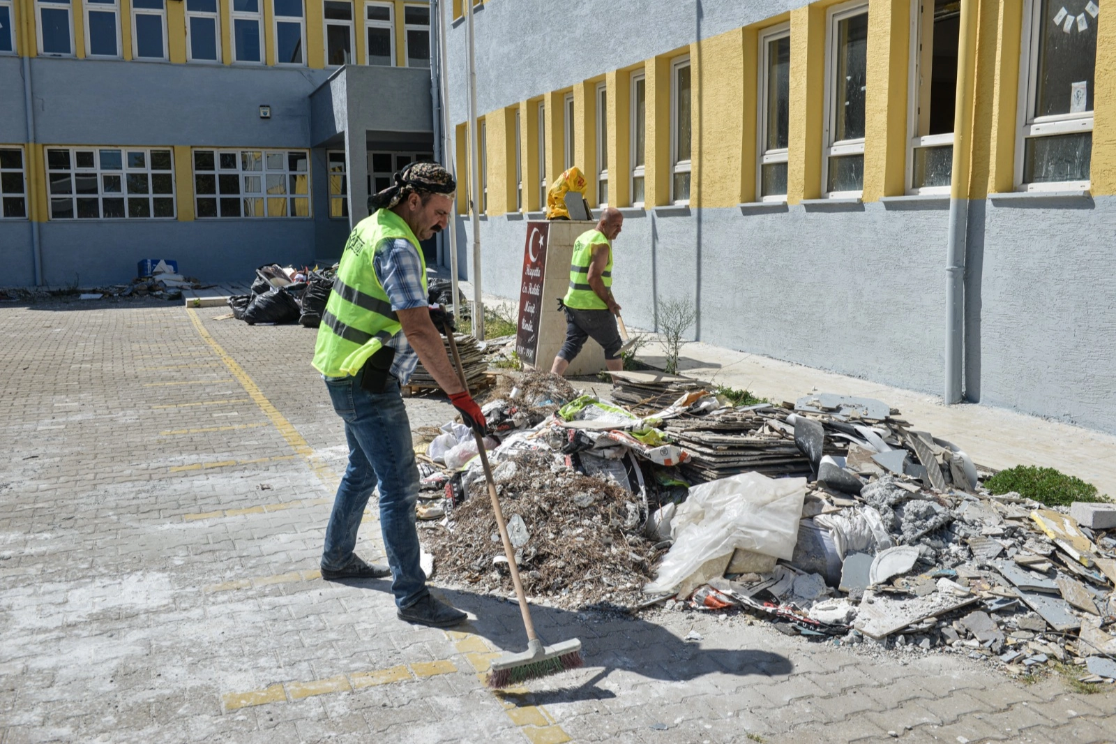 Bursa'da okullara Büyükşehir dokunuşu 