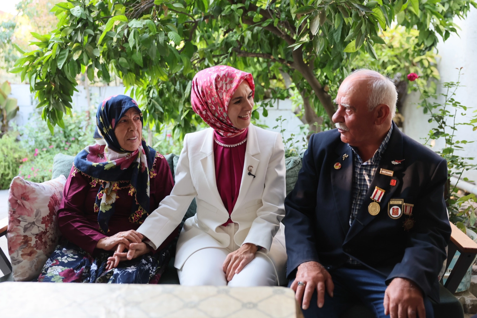 Bakan Göktaş'tan Manisa'da 'aile yılı'na özel ziyaret 