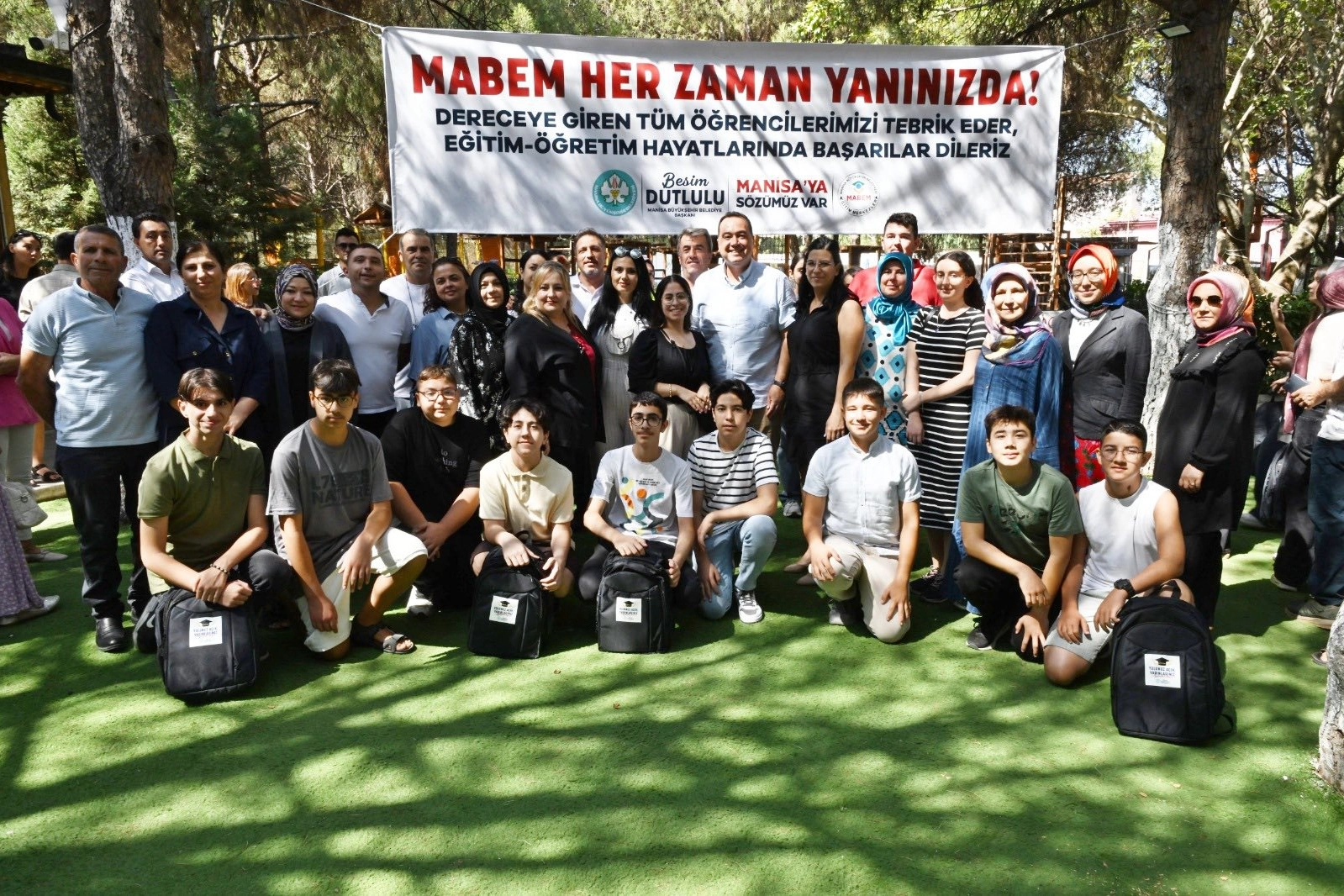 Manisa’da üniversitelilere büyük destek: Her ay 1.000 TL burs 